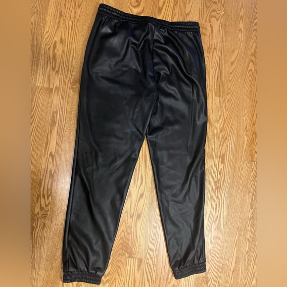 Banana Republic Faux Leather Jogger M Tall - Picture 8 of 8